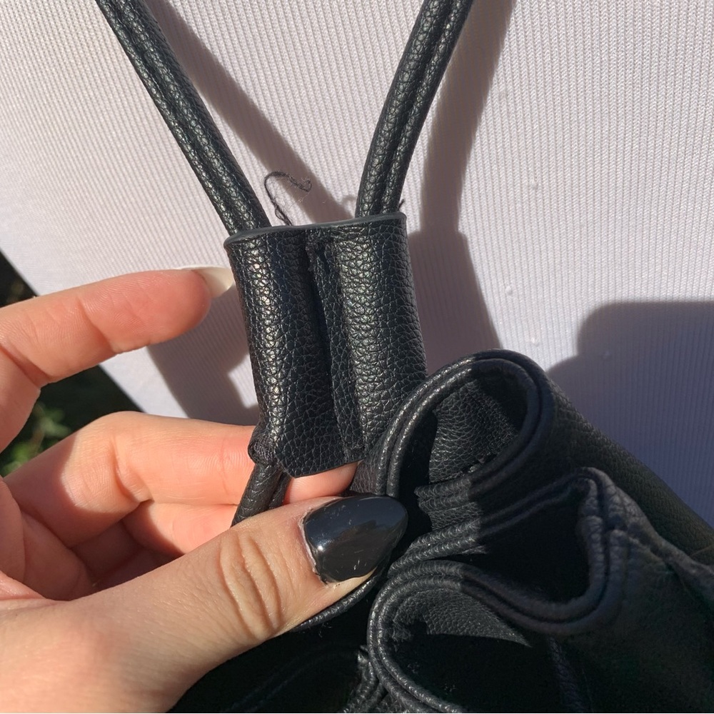Victoria’s Secret Black Faux Leather Fringe Bucket Bag Backpack Purse - Picture 5 of 12